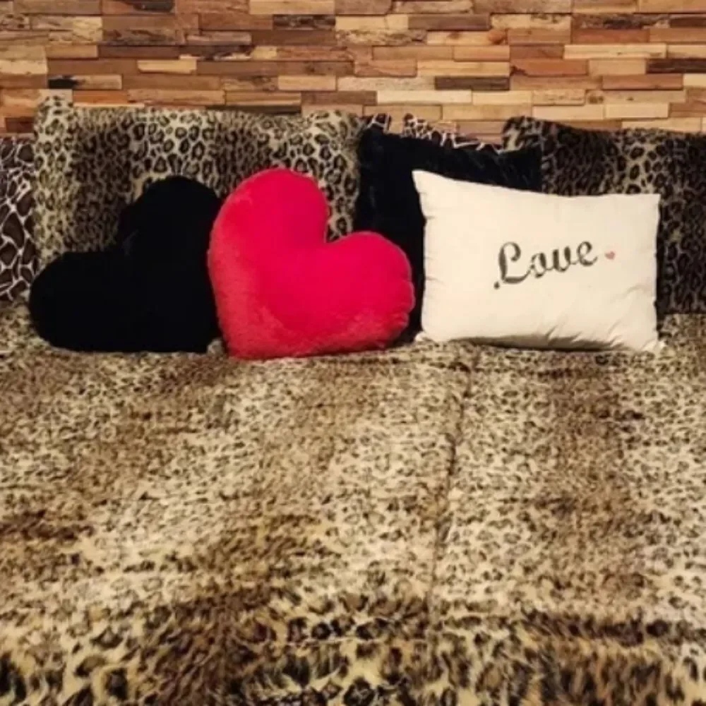 Red ❤️ Heart Shaped Faux Fur Throw Pillow Amazing Pillow! Soft and Plush